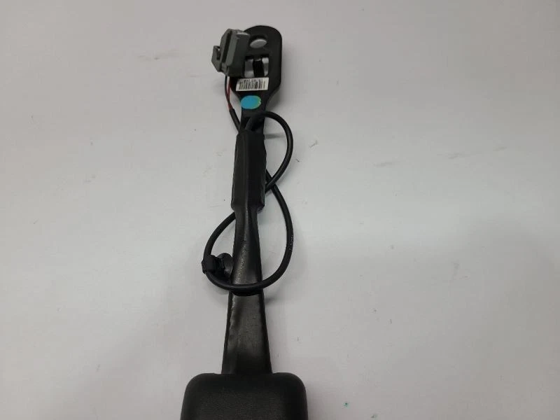 2015-17 CHRYSLER 200 RH RIGHT FRONT SEAT BELT BUCKLE Foto 2 de 4