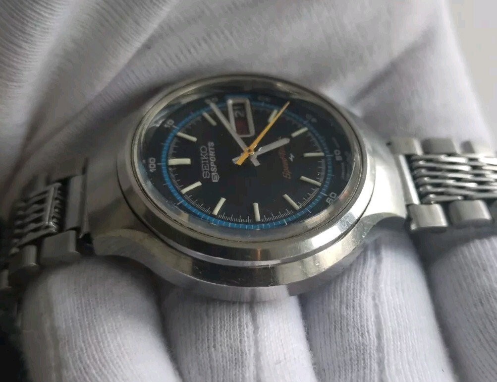 Vintage  Seiko 5 Sports Speed Timer Chronograph 7015-8000 December 1972 image 5