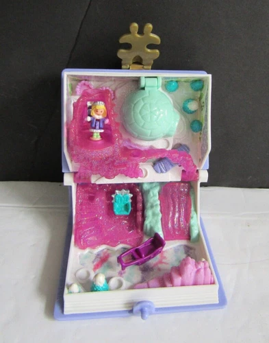 Vtg 1995 Polly Pocket Bluebird Sparkle Snowland Book w Princess & Sled