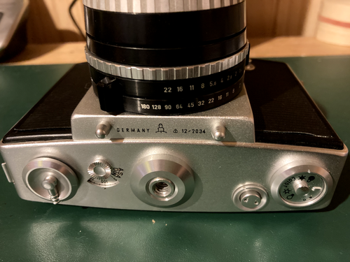 Rare Pentina 35mm SLR camera with carl zeiss Tessar 28/50mm lens. Original Box - Picture 10 of 16