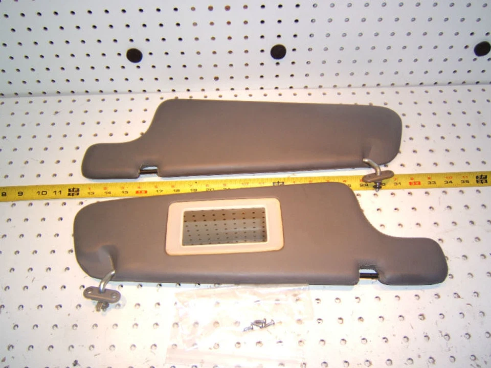 BMW E24 87 635CSi Serie L6 L & R GRIS BMW Cuero Sol OEM 1 Juego de 2 Viseras Foto 2 de 4