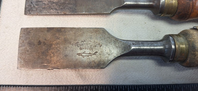 Erik Anton Berg Eskilstuna Sweden beveled Chisel 1 '' shark logo. + 5/8'' no logo