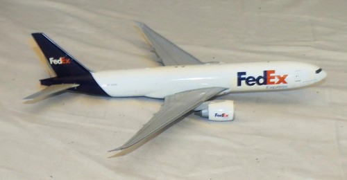 FedEx Express Boeing 777-200F N884FD pressofuso 1/200 modello Gemini Jets - Foto 3 di 4