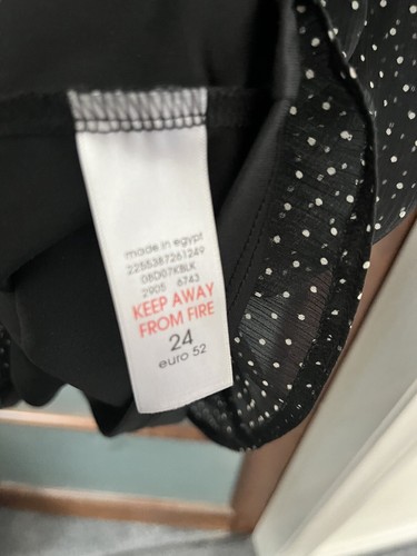 black polka dot top - Picture 6 of 6