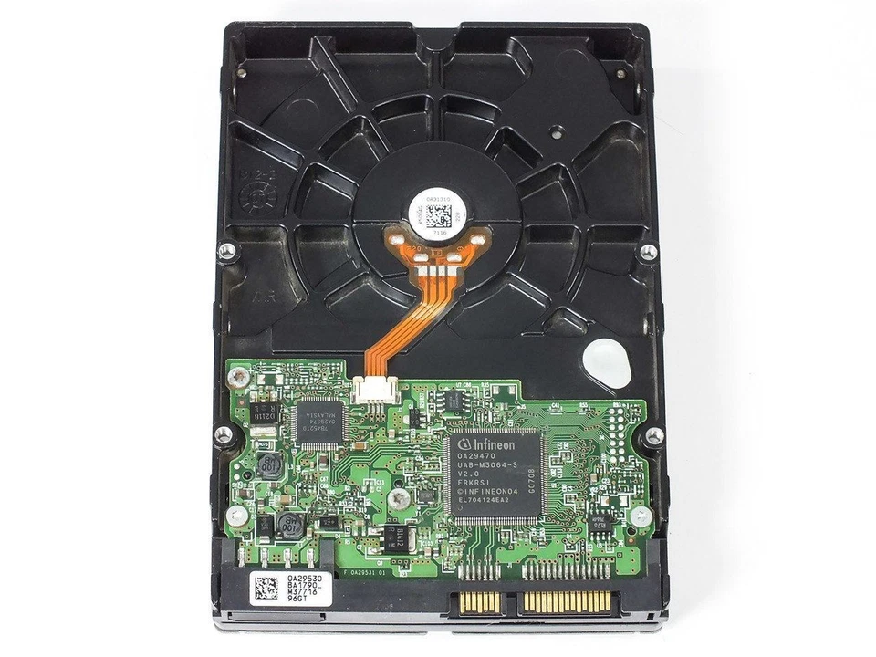 Hitachi 0A33451 160GB 3.5" Deskstar 7200 RPM SATA Internal Hard Drive - Image 2 of 4