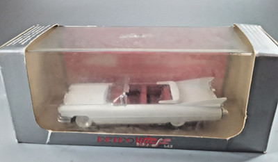 Vitesse #380 Cadillac ''Type 62' 1959 Open Cabriolet in Display Case 1/43 Scale