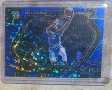 2022-23 Panini Select #215 Jrue Holiday Courtside Blue Disco Prizm 11/25 Bucks