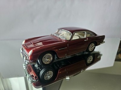 Danbury Mint 1964 ASTON MARTIN DB5 Dubonnet Red - 1:24 - with Box  - NEW!