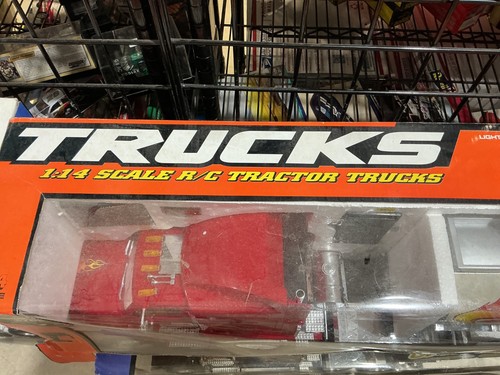 1:14 Scale R/C Big Ideas Marketing Tractor Trucks - Picture 5 of 6