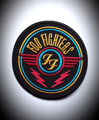 F/ROCKMUSIK AUFBÜGELN ODER AUFNÄHEN HOCHWERTIGER BESTICKTER PATCH UK VERKÄUFER FOO FIGHTERS