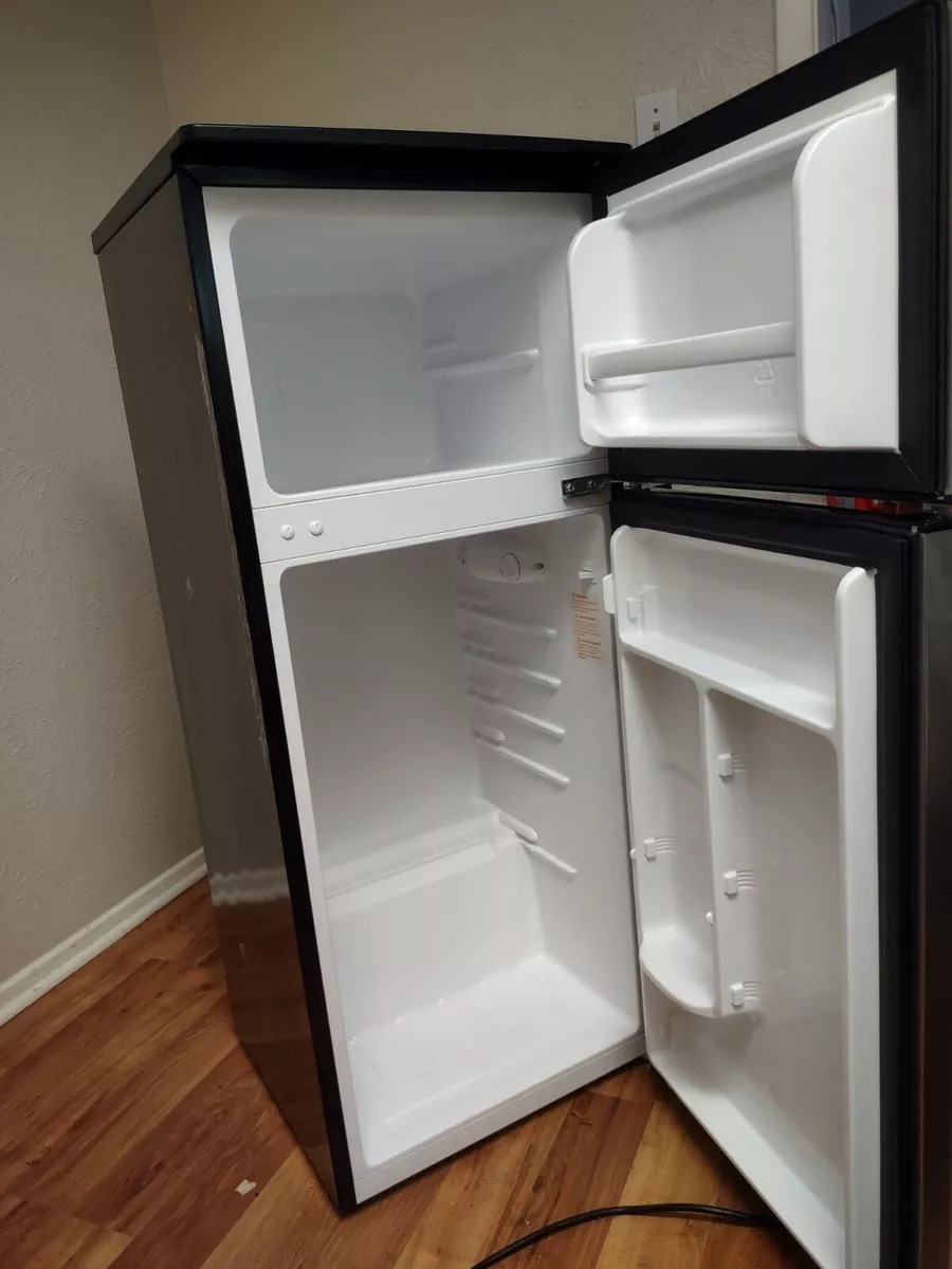 Magic chef 4.5 cubic foot 2 door refrigerator deals