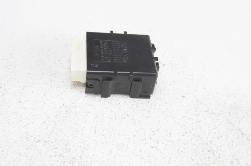 Toyota Auris II E180 LHD 2016 1.8 Hybrid Tergicristallo Unità Di Controllo ECU - Immagine 3 di 4