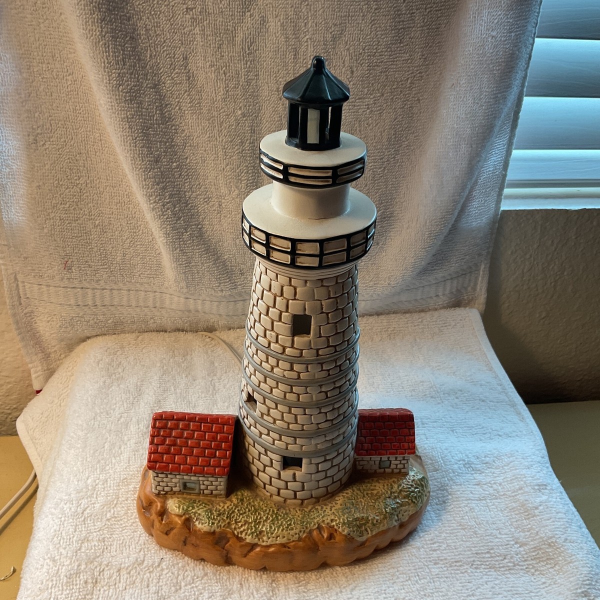 George Z Lefton LIGHTHOUSE - Boston Harbor 1783- Lamp Light- 1992