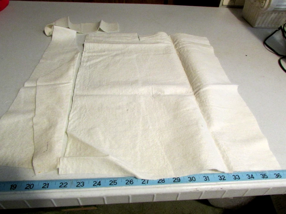 FELT REMS 2 white 2 blue - see description (sew cab 8) - Image 2 of 3