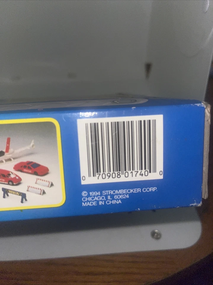 Tootsietoy Hard Body Rescue Play Set 9 Piece Die-Cast Metal Play Set #1740 - Image 4 of 4