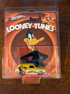 2012 Hot Wheels Looney Tunes Daffy Duck  Custom '69 VW Squareback W/CASE NIB