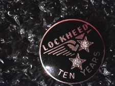 LOCKHEED 10 Years Service Pin 2g 10k Gold Ena...