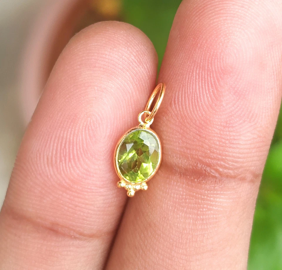 18k Solid Gold Charm Natural Peridot Gemstone Charm Handmade Necklace Pendant - Image 4 of 4