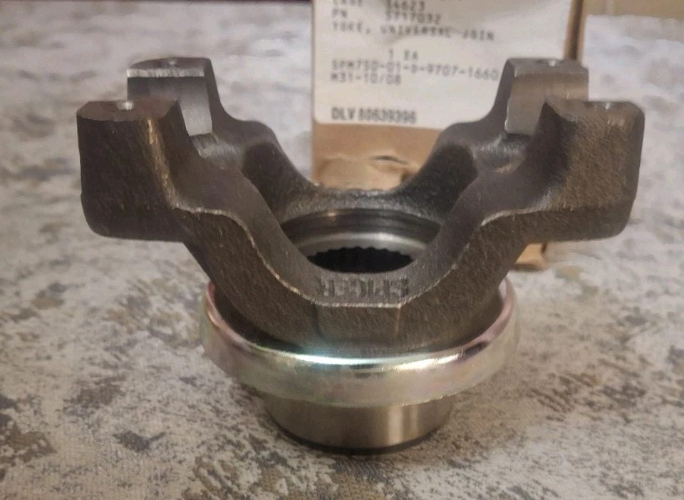 Diferencial de entrada de yugo articulación universal AM General Spicer 5717032 12460374 Foto 4 de 4