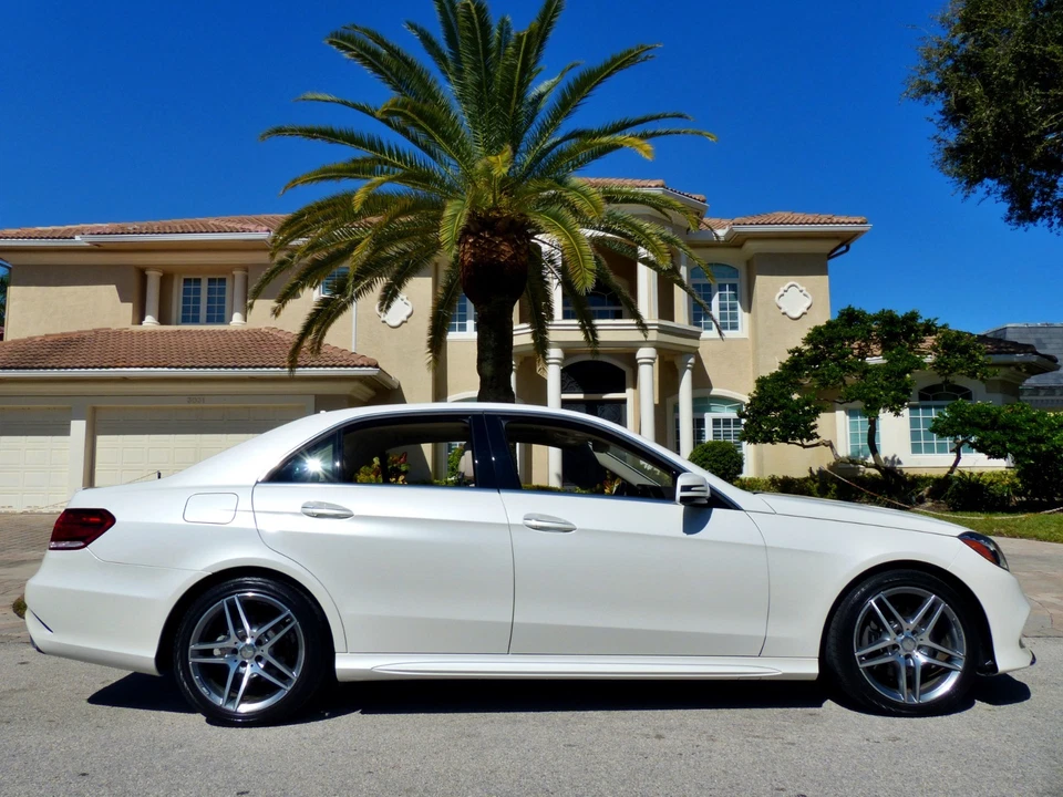 2016 Mercedes-Benz E-Class E400 ONLY 23K MILES! 1-OWNER. MSRP: $73,380 - Image 4 of 4