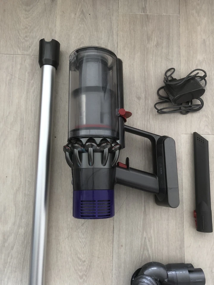 Dyson V10 Absolute ORIGINAL Vacuum Cleaner - Image 2 of 4