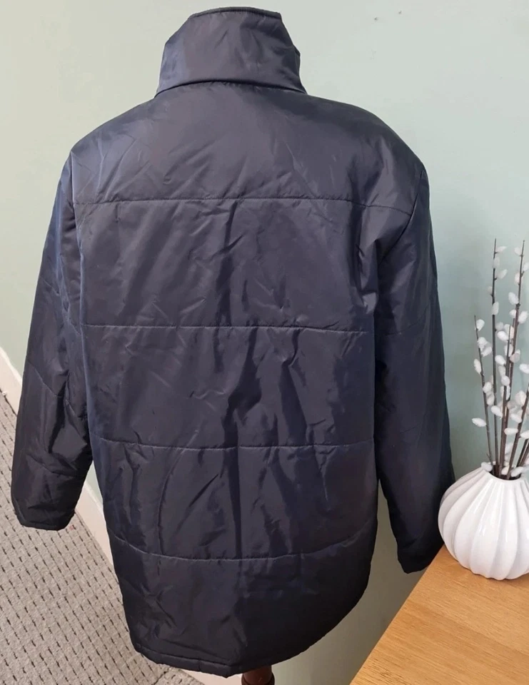 Men's Black Puffer Coat, Quilted Winter Coat, Vincelli Size Medium - Image 2 of 3