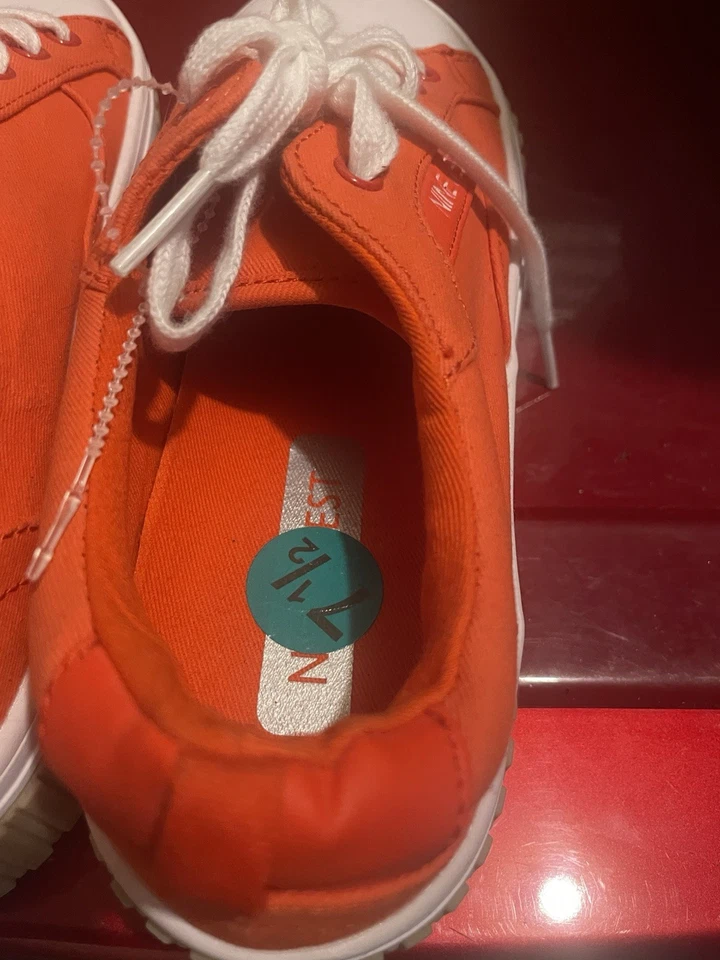 Zapatos para caminar Nine West ganados Foto 2 de 4