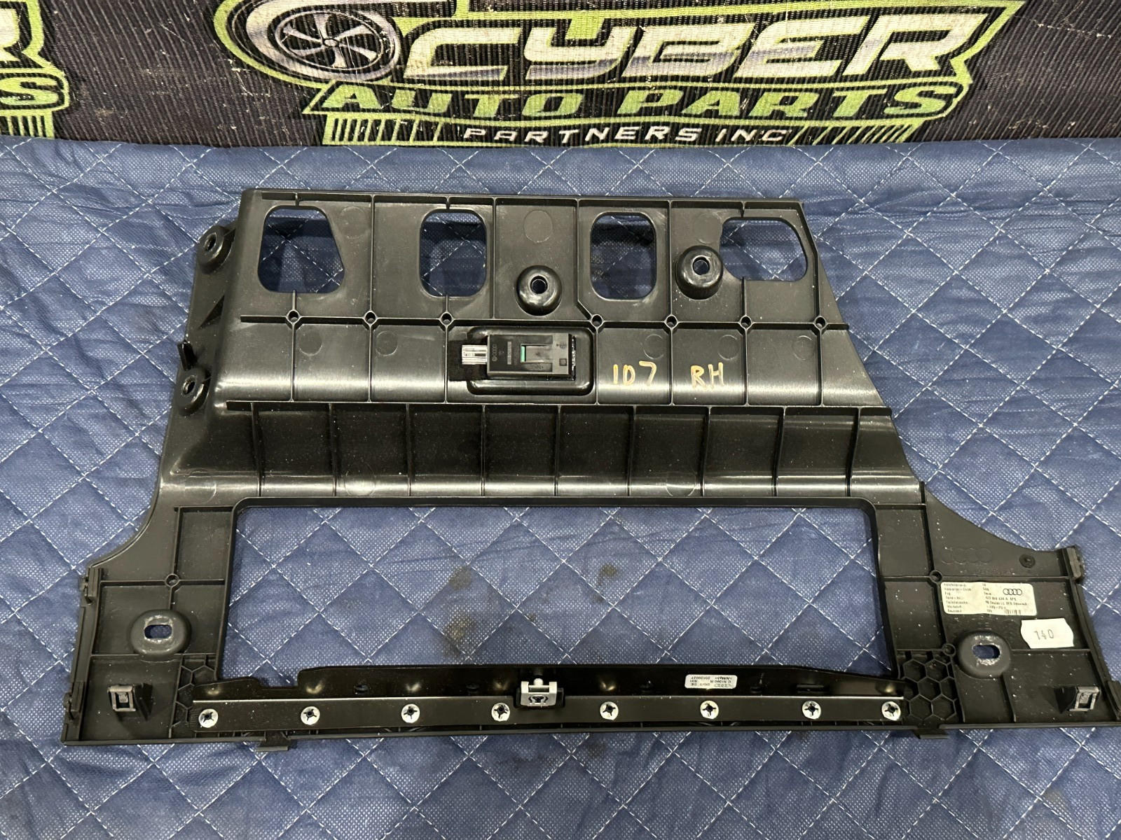 2014 AUDI R8 RIGHT UNDER DASH KICK KNEE PANEL TRIM 423 858 434 A