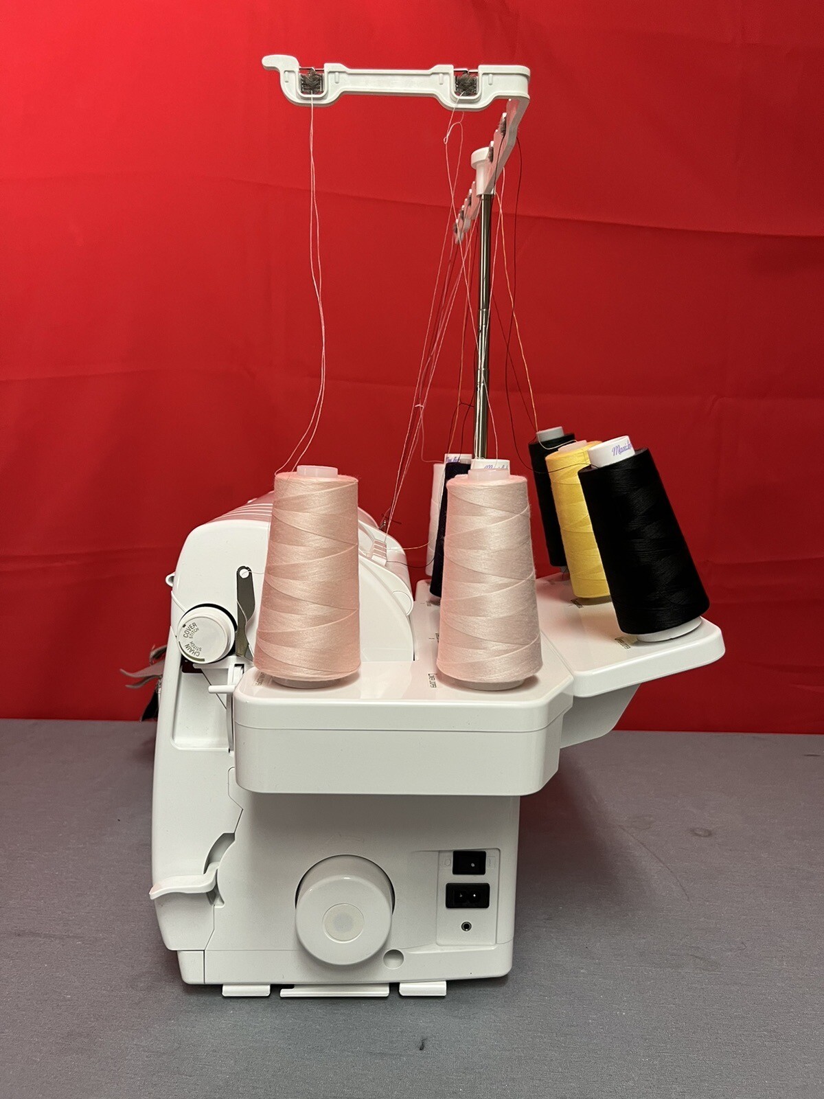 Babylock OVATION Serger Machine!! Excellent SERVICED condition! Free