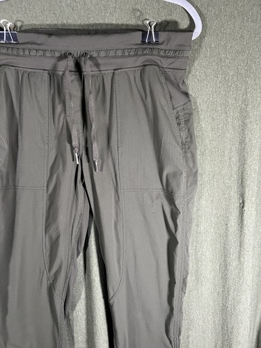 Lululemon Jogger Womens Size 8 Green Dance Studio Stretch Lightweight Mid Rise - Picture 4 of 10