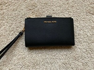 mk small wristlet