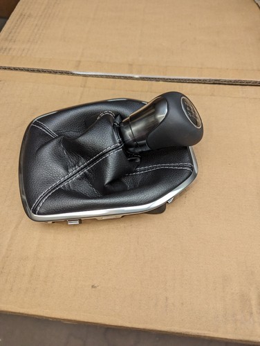 Pomello cambio in pelle originale Ford Fiesta 2017 - 2193317 / 2497255 - Foto 1 di 4