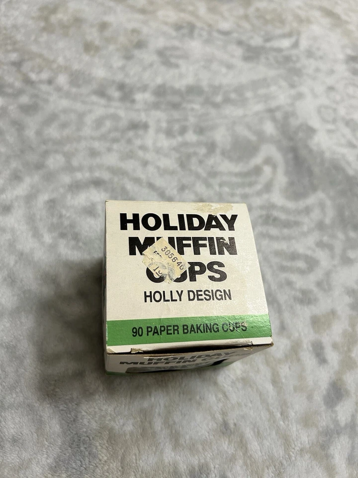 Vintage Fox Run Holiday Muffin Cups - Image 4 of 4