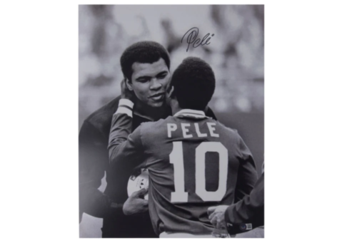 Pele Signed Team Brazil 16x20 Photo (Beckett) - Picture 1 of 2
