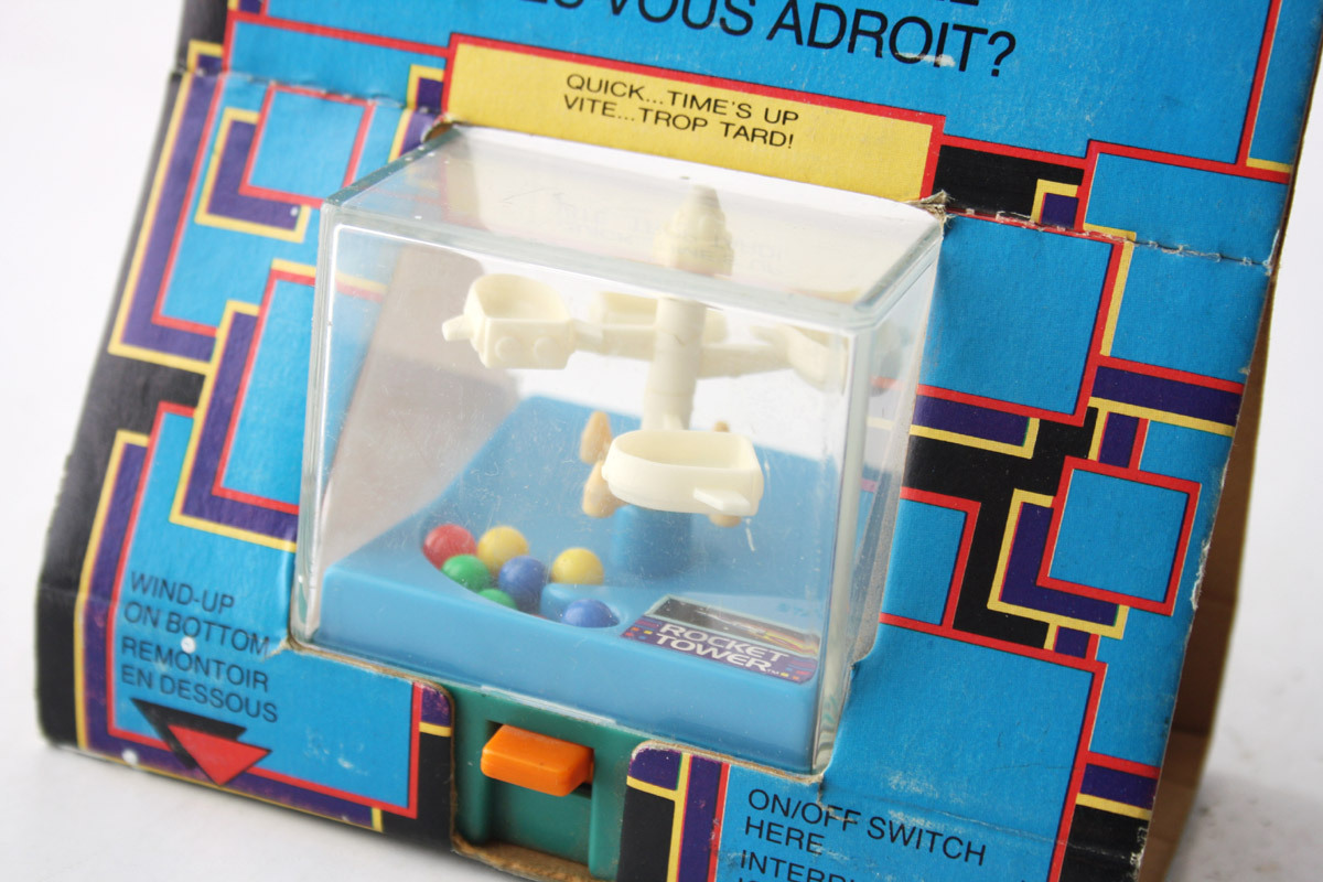 競馬カードゲーム（TOMY) Yahoo!オークション - 1円～ SIS 競馬ダービー 品番 8880 レトロ