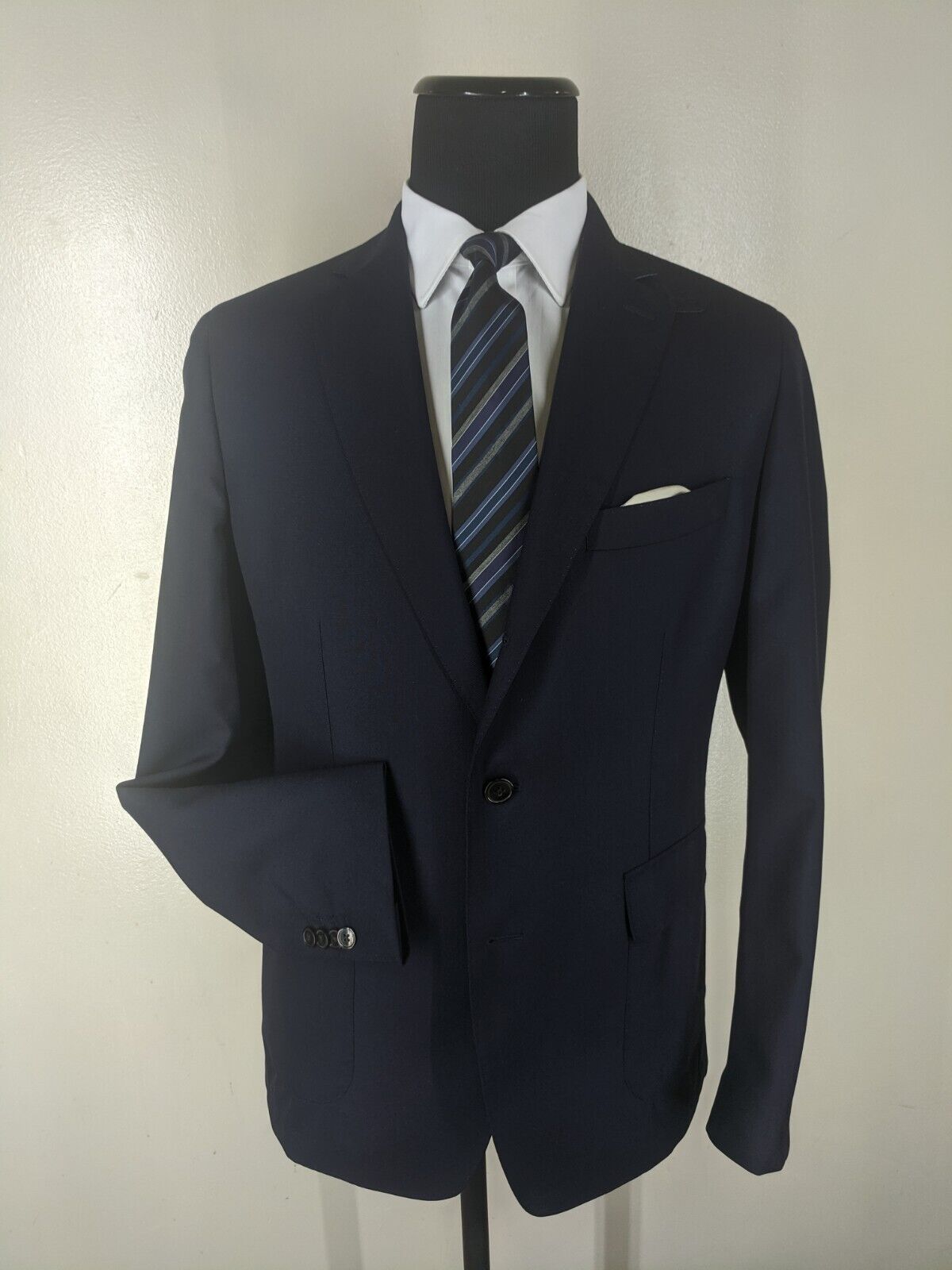 Cremieux Modern Fit Flat Front Solid 2-Piece Suit