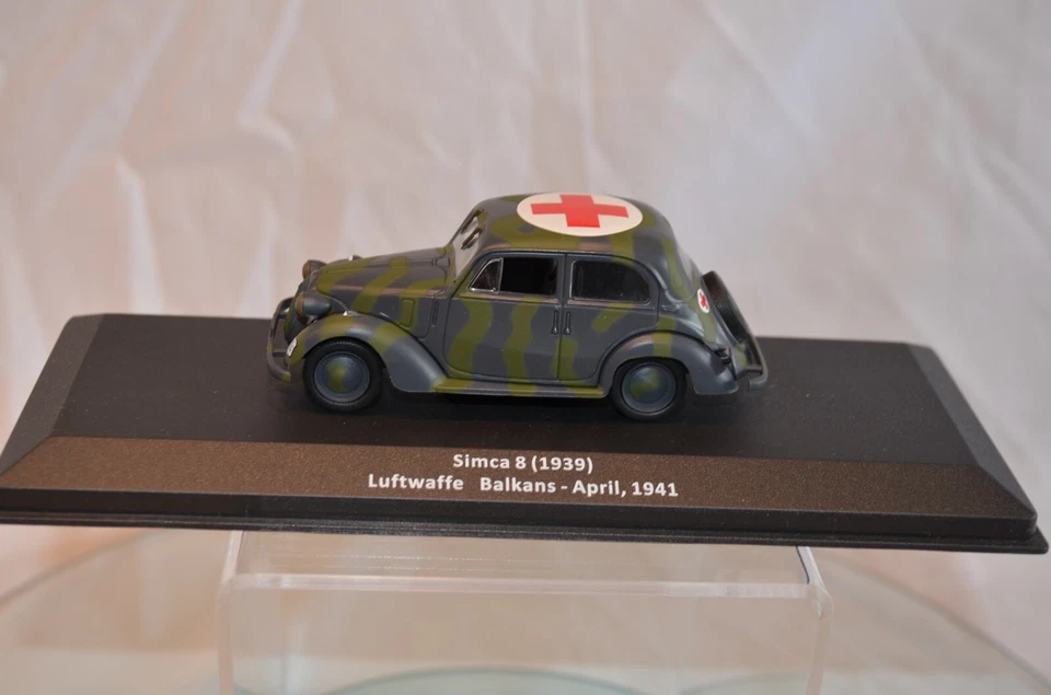 SIMCA 8 CROIX ROUGE 1/43 - Photo 2/4