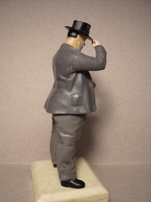 Figurine Alfred Neubauer 1/18 – VROOM, Résine, Non Peinte, Pour CMC Minichamps