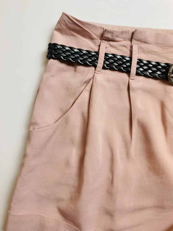 Pantalones cortos plisados para mujer talla mediana rosa melocotón con cinturón Forever 21 Foto 3 de 4