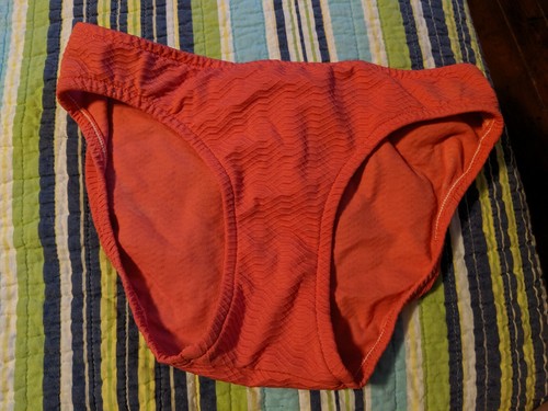 DKNY 2 piece tankini style swimsuit EUC size 4 - Picture 3 of 3