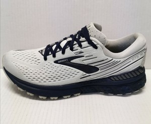 famous footwear brooks