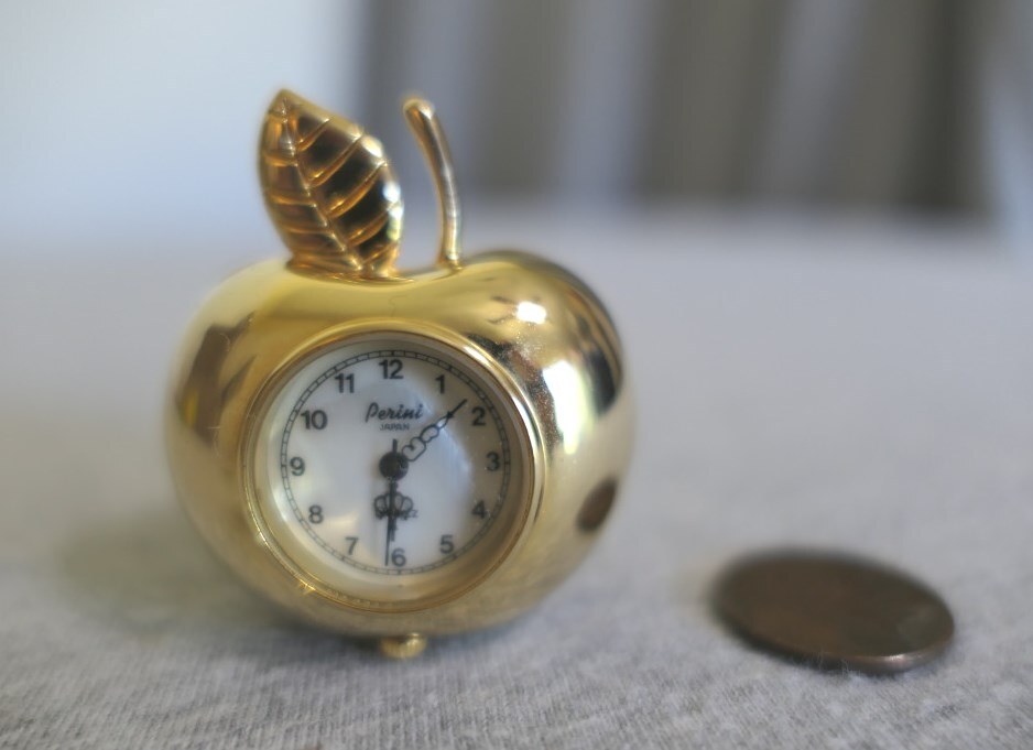 Miniature Perini Quartz Analog Brass Apple Battery Clock 1.75