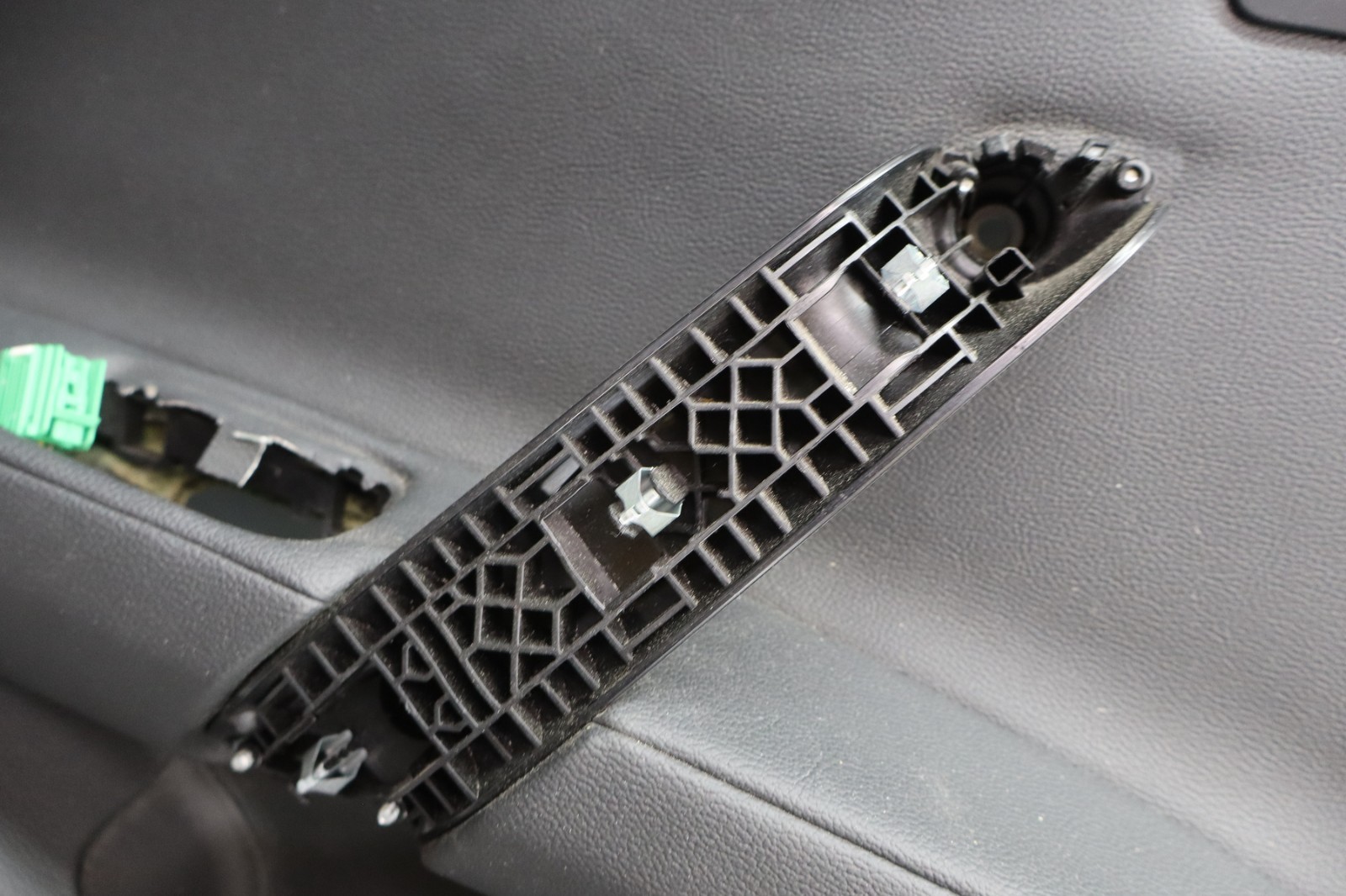 14-17 Maserati Ghibli M157 Rear Left Driver Interior Door Panel 105804680 Oem