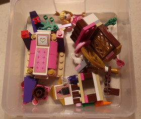 LEGO Disney: Sleeping Beauty's Royal Bedroom 41060--Pre owned