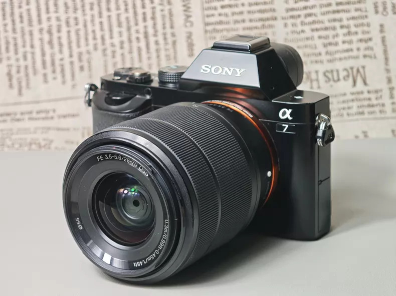Sony Alpha A7 24.3MP Full Frame Mirrorless Digital Camera with 28-70mm Lens Kit