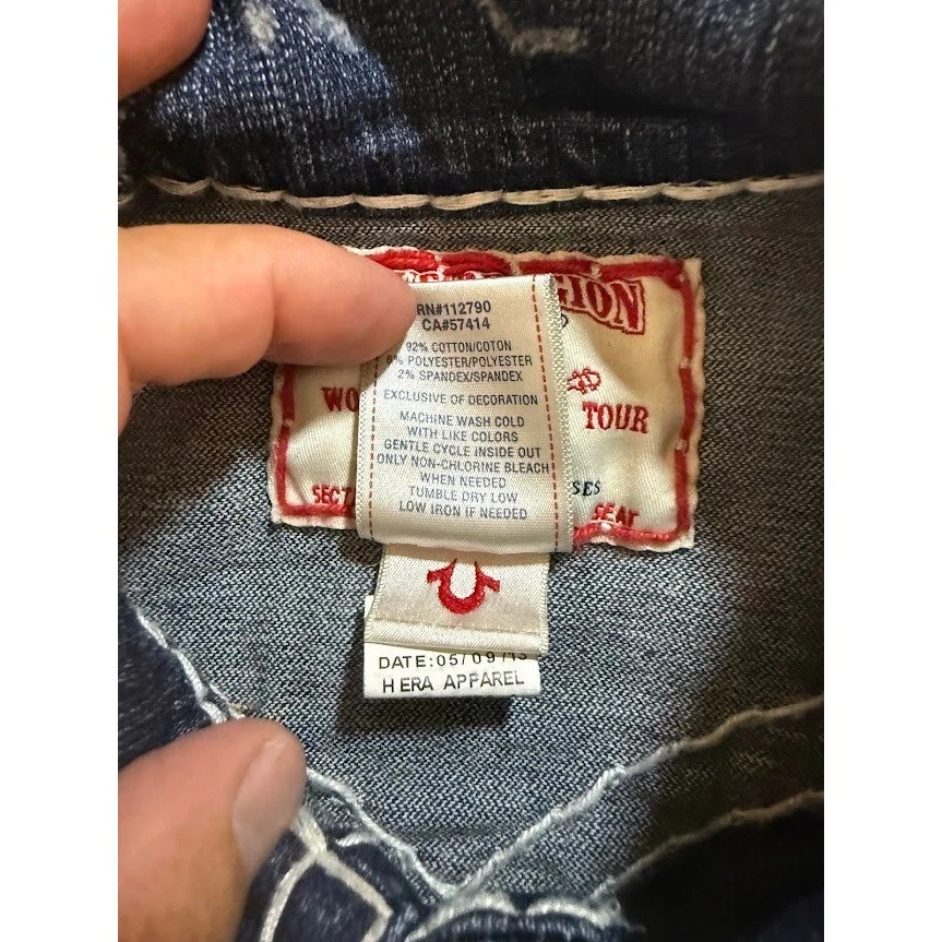 Chaqueta de mezclilla True Religion Trucker para mujer S jean occidental adornada lavado oscuro Foto 2 de 4