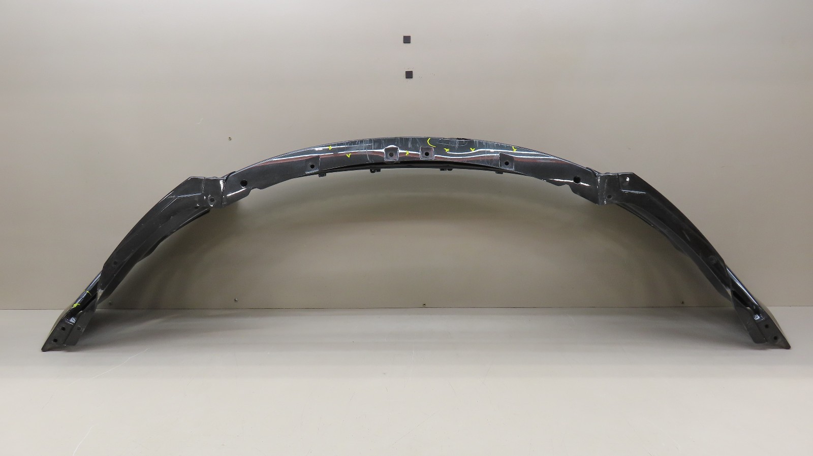 ..ASTON MARTIN VANQUISH FRONT BUMPER COVER OEM CD33-17626-A