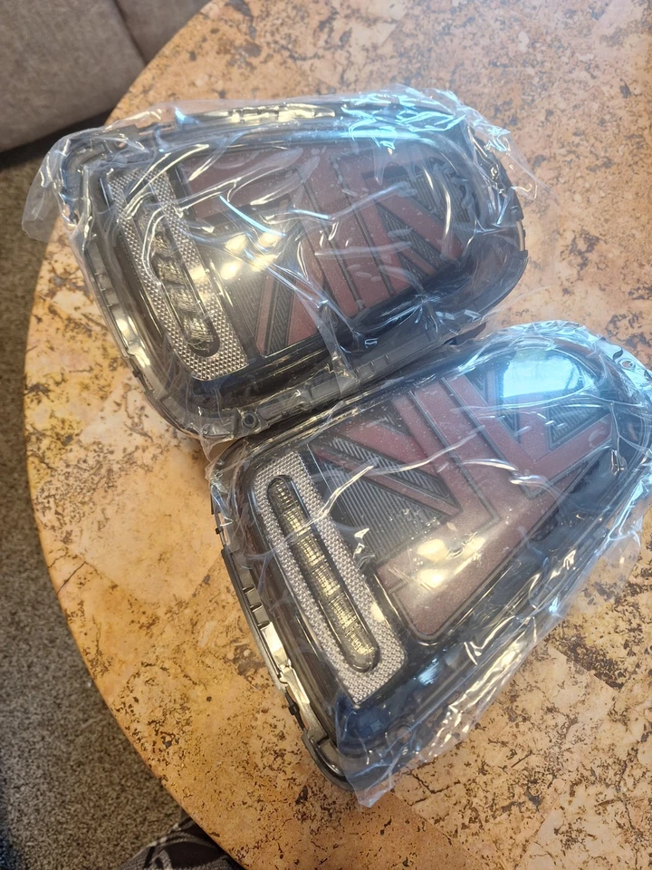 2007-2010 BMW Mini F Series Taillight Upgrade LED Retrofit F56 Black/ Red Foto 2 de 4