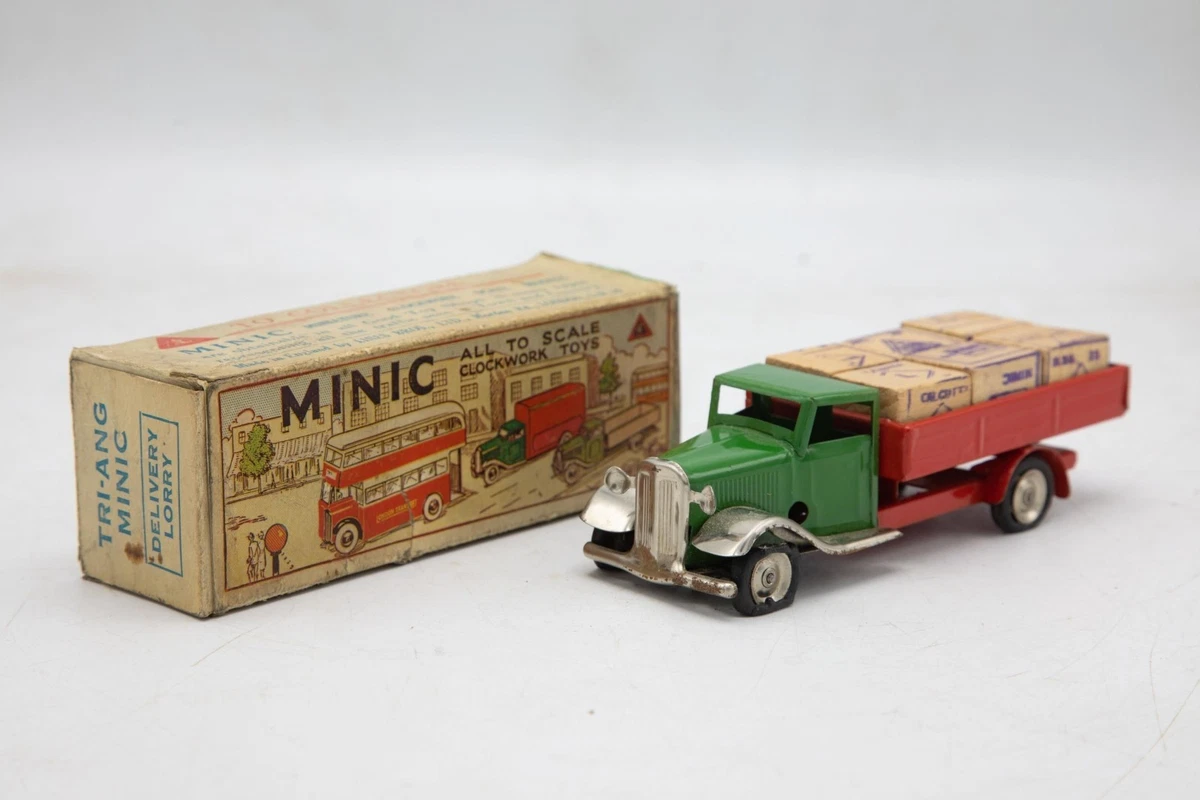 Jouet Ancien Tri-ang Minic 1/43 - Ambulance En Tôle, Friction, Couleur Crème - Occasion
