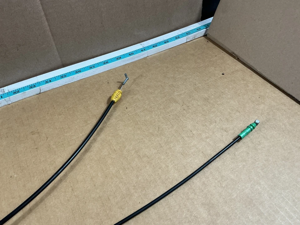 Actuador de cierre de cerradura de puerta corredera trasera derecha Toyota Sienna 2011-2020 OEM Foto 4 de 4